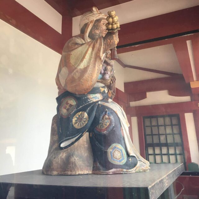 日枝神社 赤子を抱いた神猿